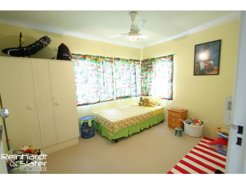17 Yanderra Ave, Arana Hills QLD 4054