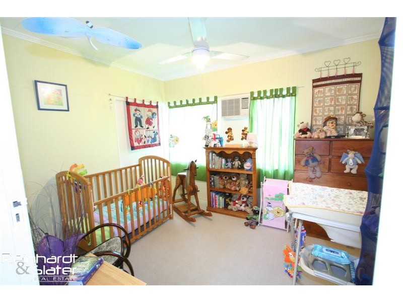 17 Yanderra Ave, Arana Hills QLD 4054