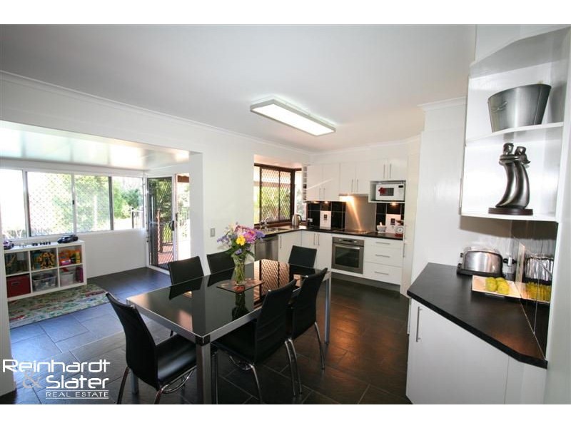 8 Gabrielle Ct, Albany Creek QLD 4035