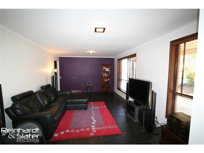 8 Gabrielle Ct, Albany Creek QLD 4035