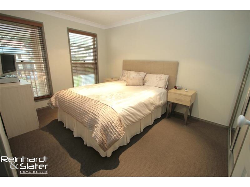 131 Saraband Dr, Eatons Hill QLD 4037