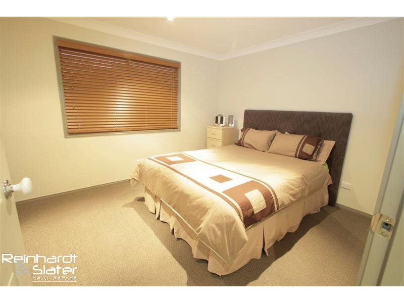 131 Saraband Dr, Eatons Hill QLD 4037