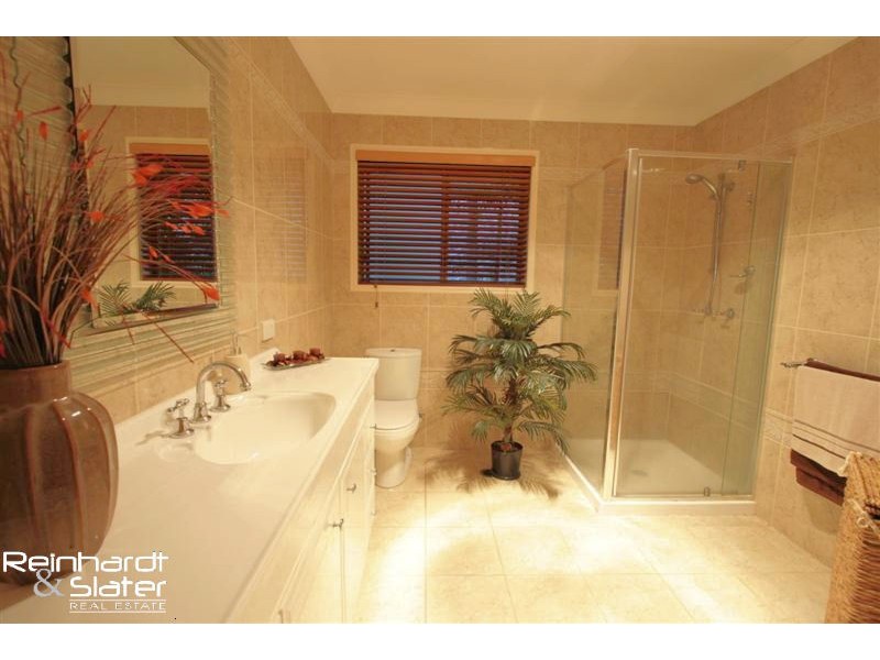 5 Clematis Ct, Cashmere QLD 4500