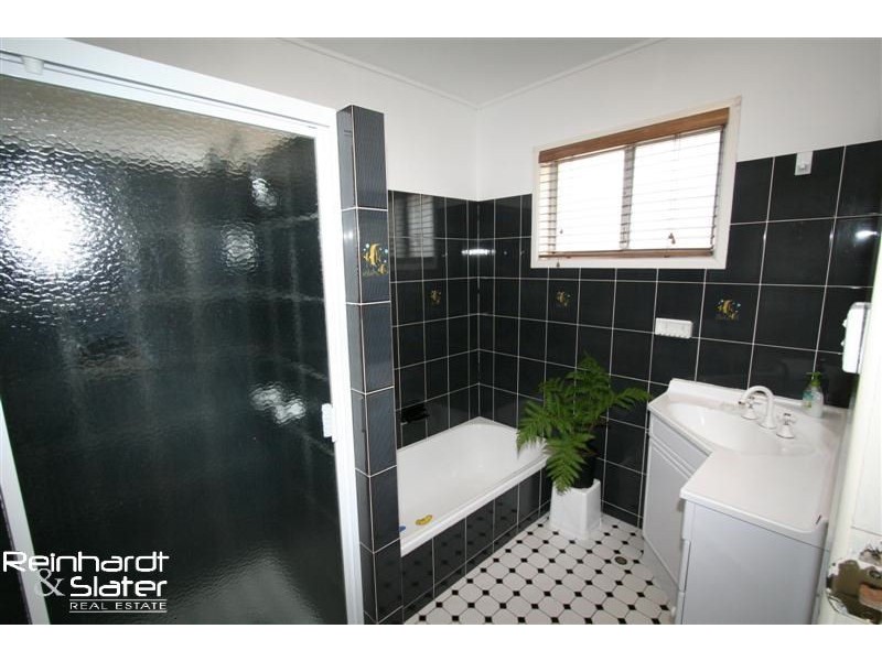 5 Bowen Ave, Albany Creek QLD 4035