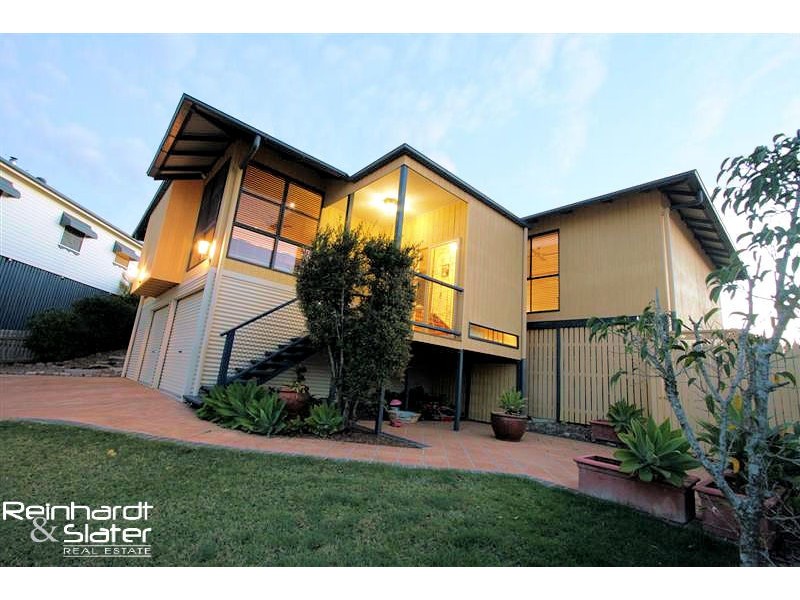 10 Medeo Ct, Eatons Hill QLD 4037