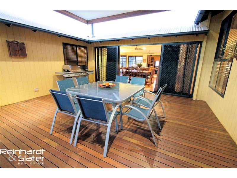 10 Medeo Ct, Eatons Hill QLD 4037