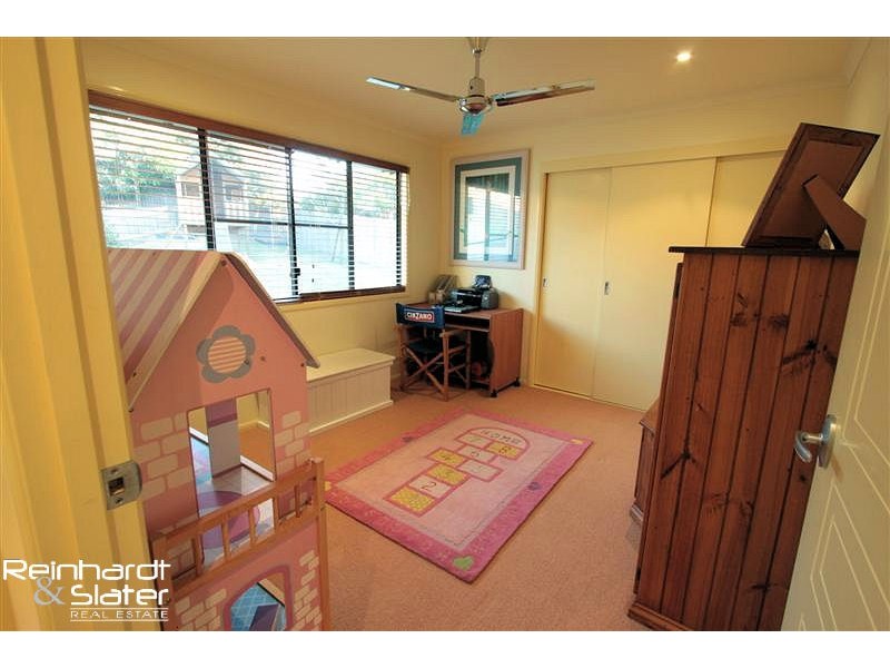 10 Medeo Ct, Eatons Hill QLD 4037