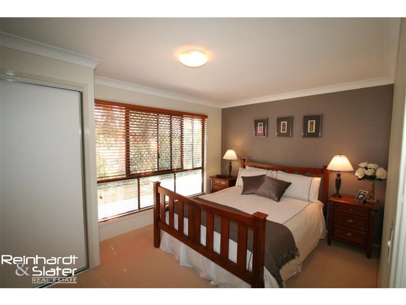 42 Leatherwood Dr, Arana Hills QLD 4054