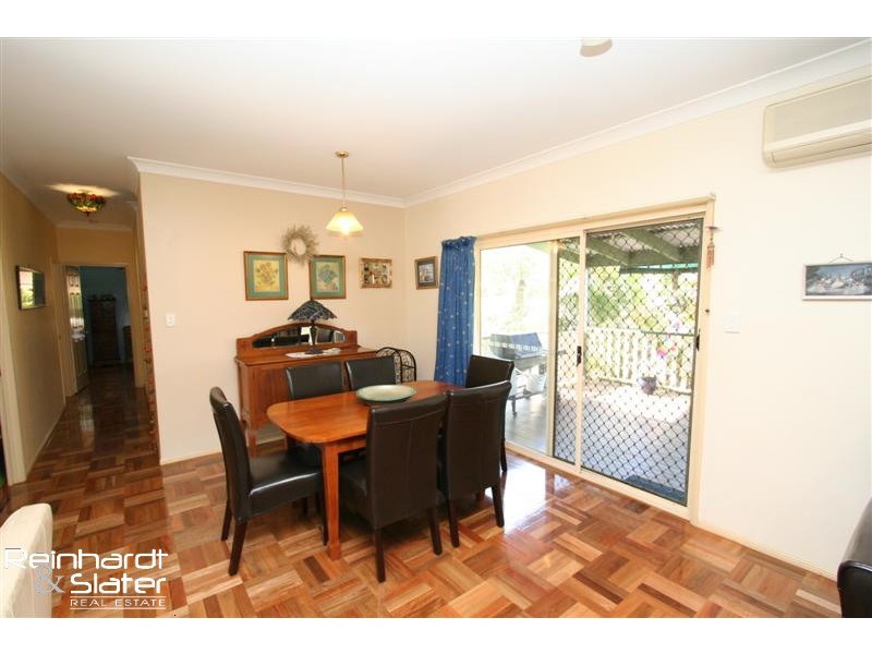 6 Mareeba Ct, Arana Hills QLD 4054