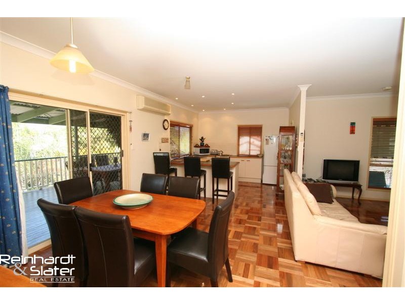 6 Mareeba Ct, Arana Hills QLD 4054