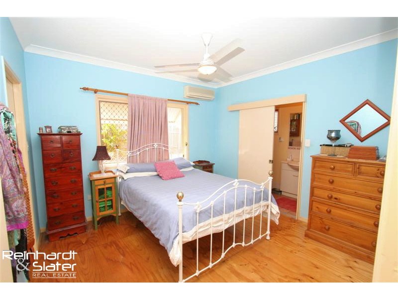 6 Mareeba Ct, Arana Hills QLD 4054