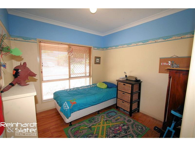 6 Mareeba Ct, Arana Hills QLD 4054