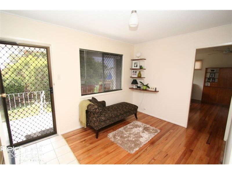 4 Jacaranda Dr, Albany Creek QLD 4035