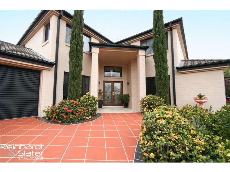 1 Handel Ct, Eatons Hill QLD 4037