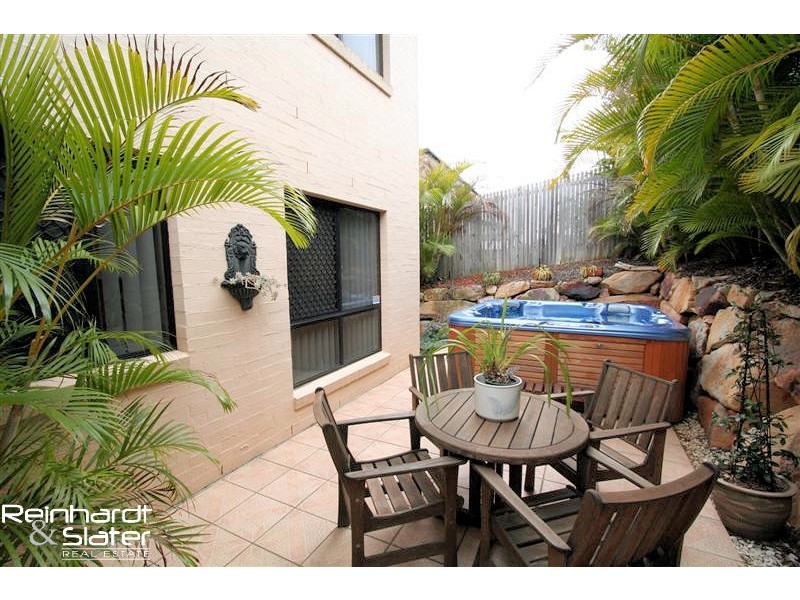 1 Handel Ct, Eatons Hill QLD 4037