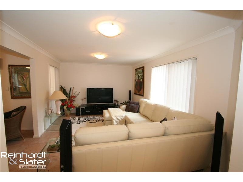 1 Handel Ct, Eatons Hill QLD 4037