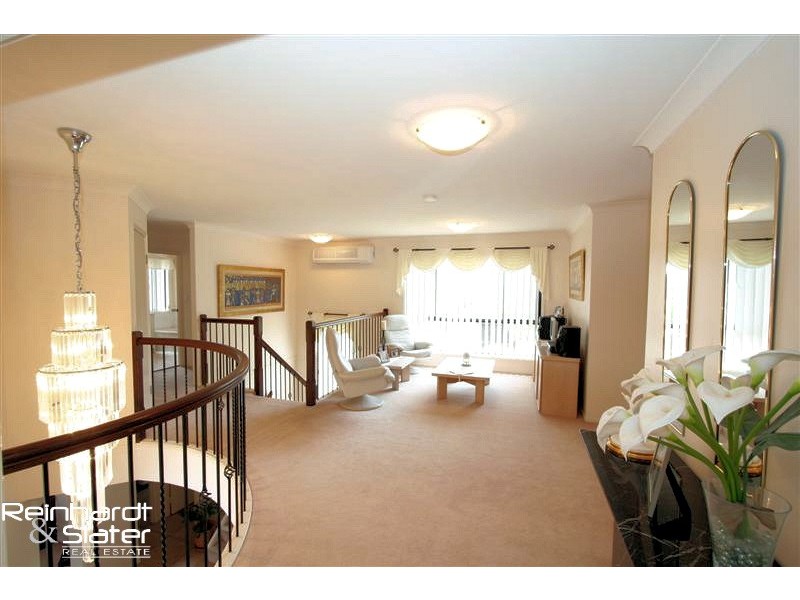 1 Handel Ct, Eatons Hill QLD 4037