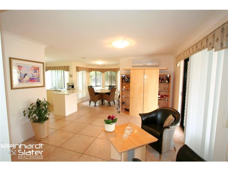 1 Handel Ct, Eatons Hill QLD 4037