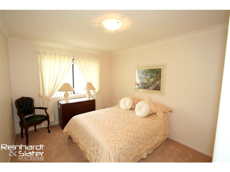 1 Handel Ct, Eatons Hill QLD 4037