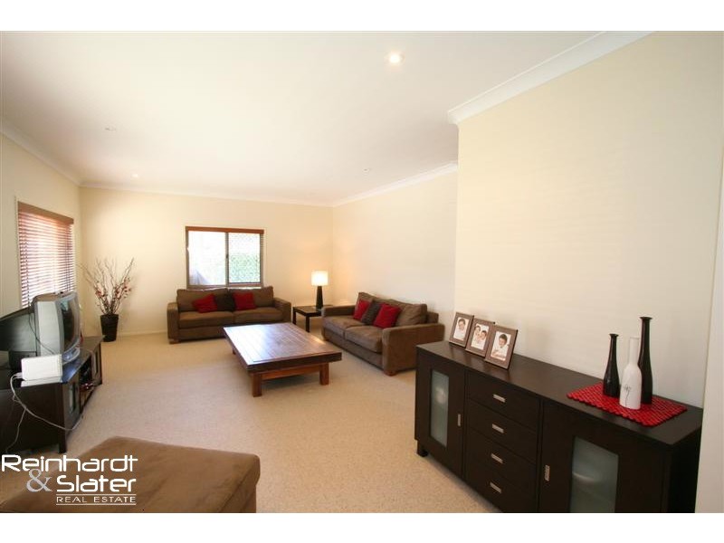 30 Country Club Dr, Albany Creek QLD 4035