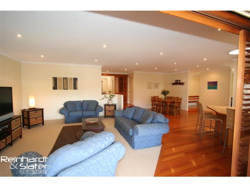 30 Country Club Dr, Albany Creek QLD 4035