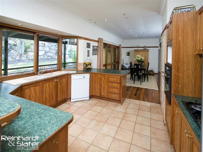 21 Clematis Ct, Cashmere QLD 4500