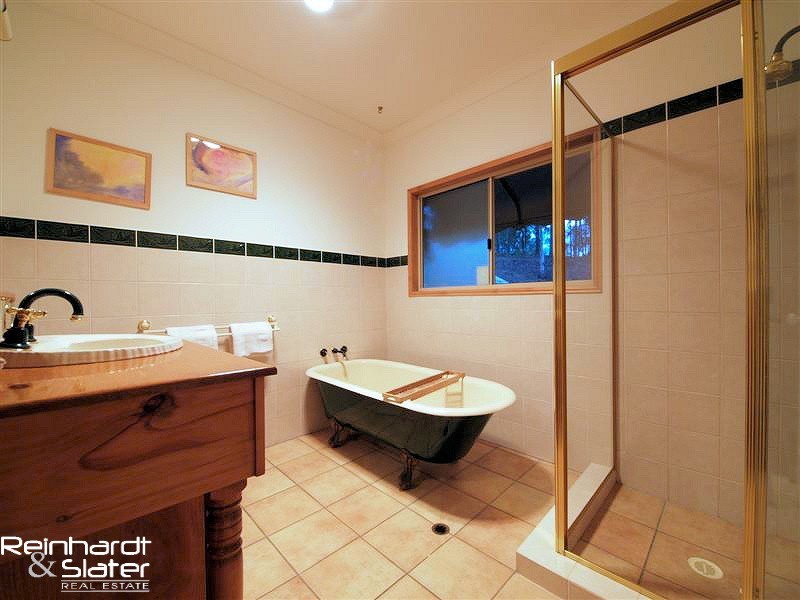21 Clematis Ct, Cashmere QLD 4500