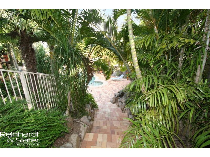 35 Daniel Dr, Albany Creek QLD 4035
