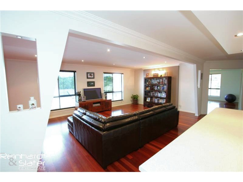 83 Corvus Dr, Cashmere QLD 4500