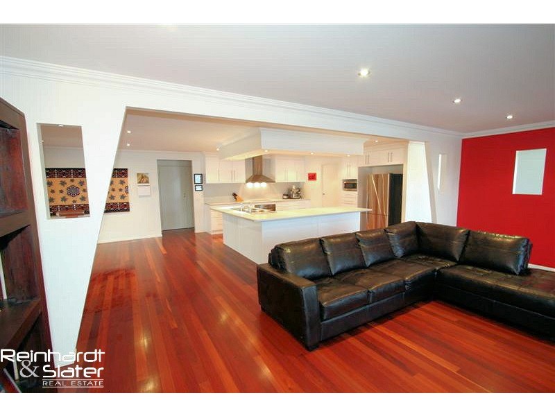 83 Corvus Dr, Cashmere QLD 4500