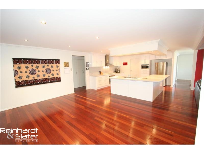 83 Corvus Dr, Cashmere QLD 4500