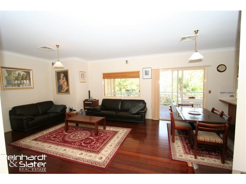 5 Linkwood Dr, Ferny Hills QLD 4055