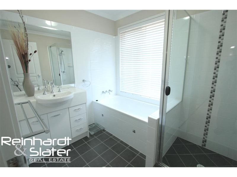 40 Oakwood Rd, Warner QLD 4500