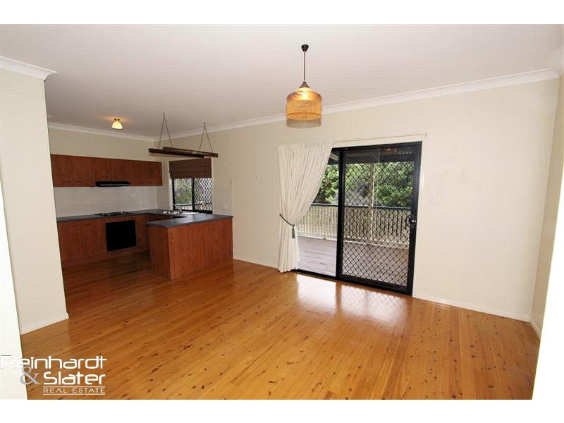 10 Rothschild St, Eatons Hill QLD 4037