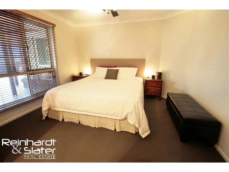 6 Tiffany Ct, Eatons Hill QLD 4037