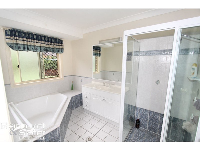7 Longreef Ct, Albany Creek QLD 4035