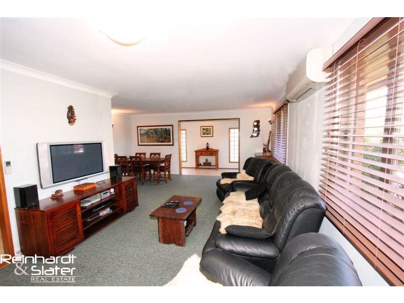 20 Doulton St, Stafford Heights QLD 4053