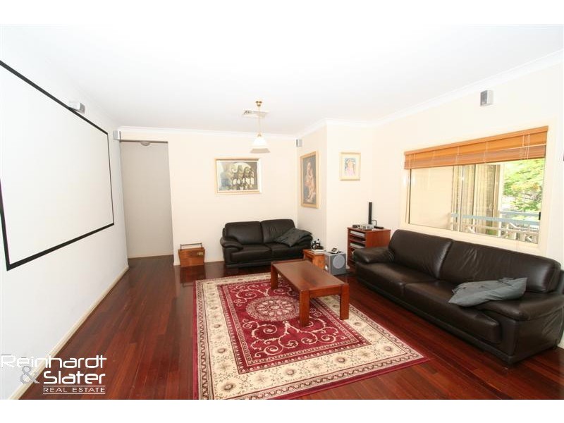 5 Linkwood Dve, Ferny Hills QLD 4055