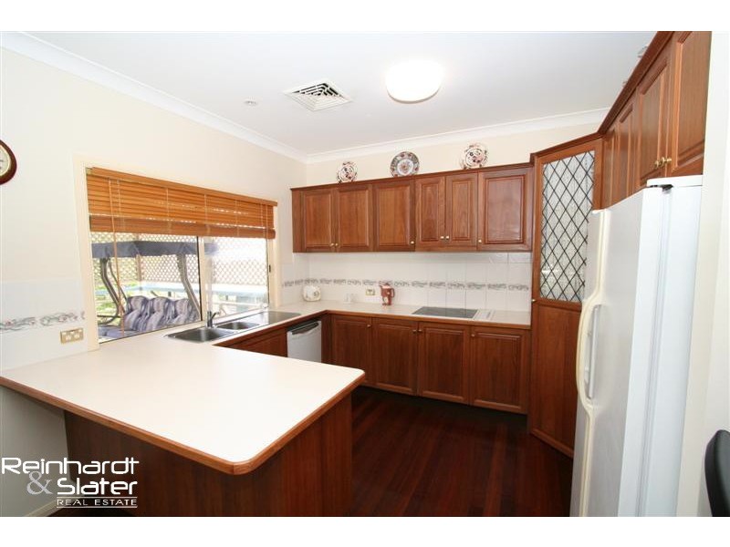 5 Linkwood Dve, Ferny Hills QLD 4055