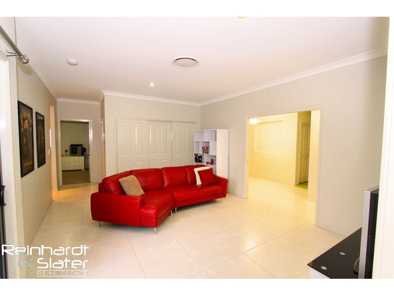 8 Twin Lakes Dr, Murrumba Downs QLD 4503