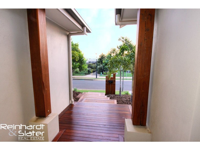 8 Twin Lakes Dr, Murrumba Downs QLD 4503