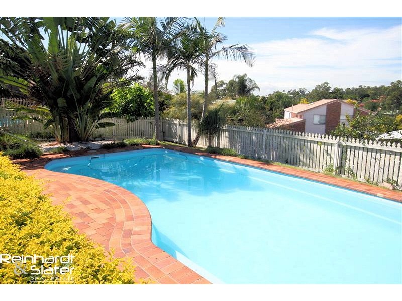 33 Daniel Dr, Albany Creek QLD 4035