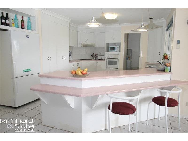 33 Daniel Dr, Albany Creek QLD 4035