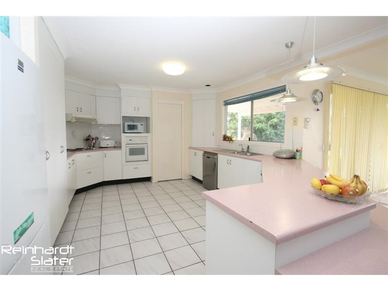 33 Daniel Dr, Albany Creek QLD 4035