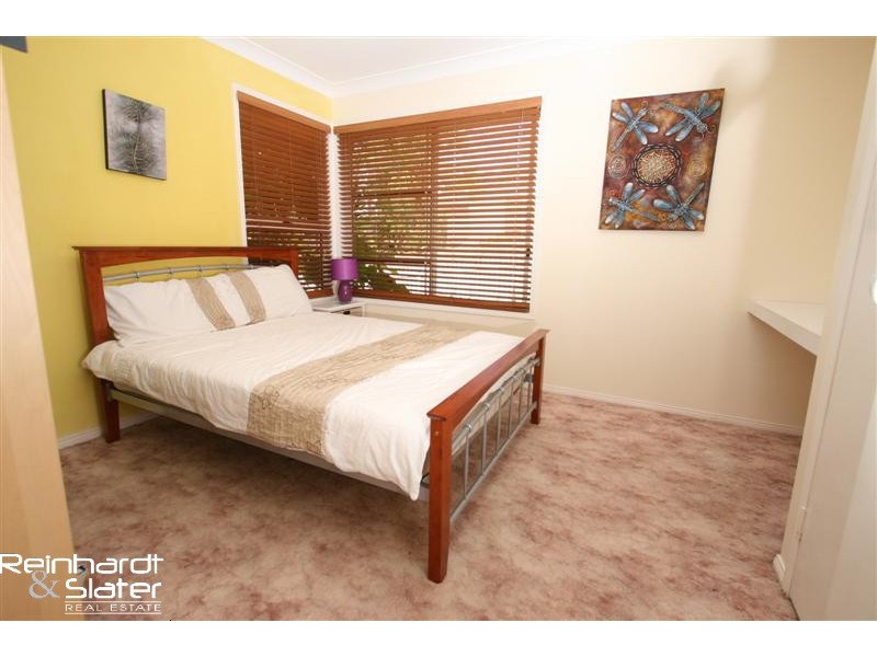 33 Daniel Dr, Albany Creek QLD 4035