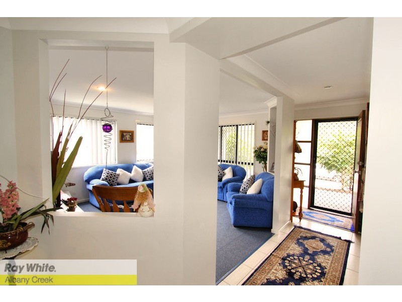 9 Lowai Ct, Albany Creek QLD 4035