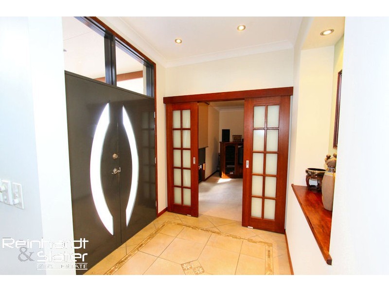 9 Grandis Ct, Cashmere QLD 4500