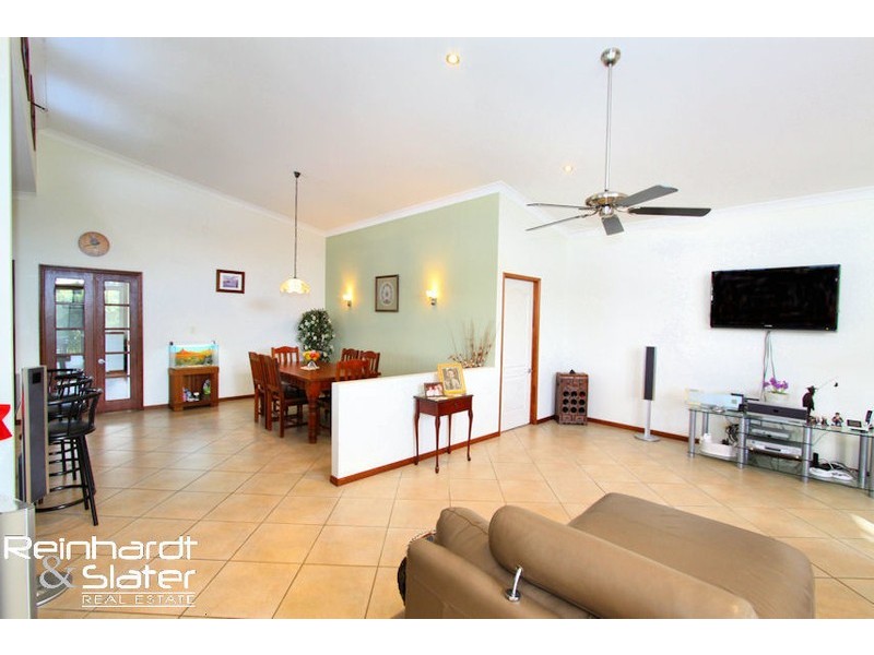 9 Grandis Ct, Cashmere QLD 4500