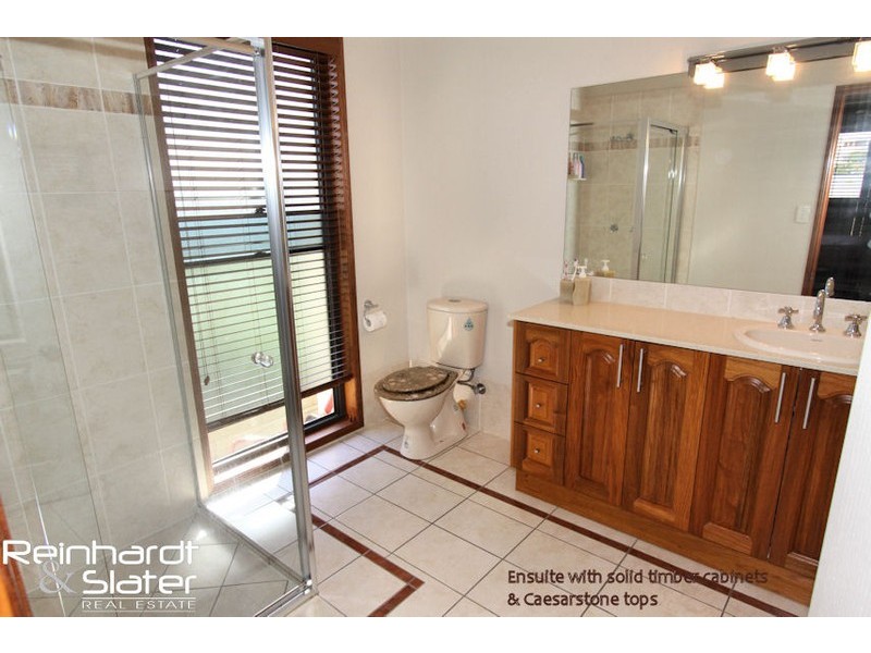 9 Grandis Ct, Cashmere QLD 4500