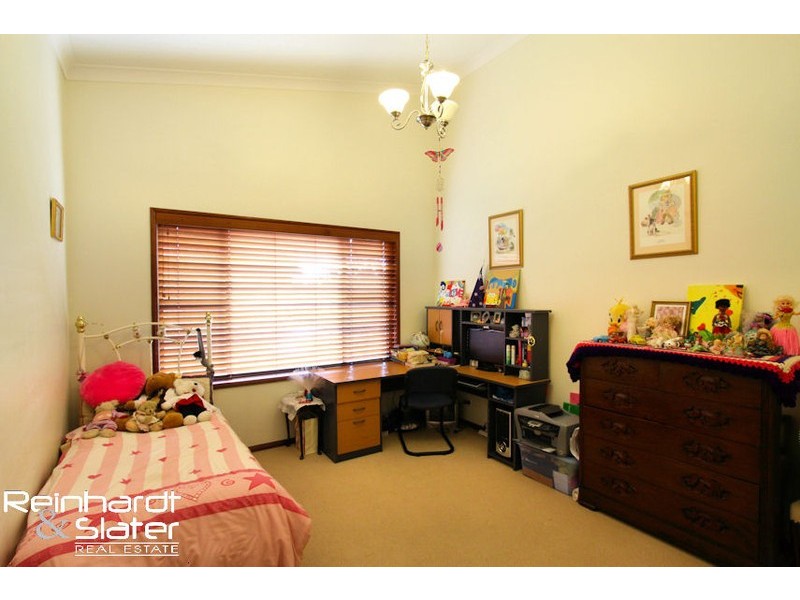 9 Grandis Ct, Cashmere QLD 4500